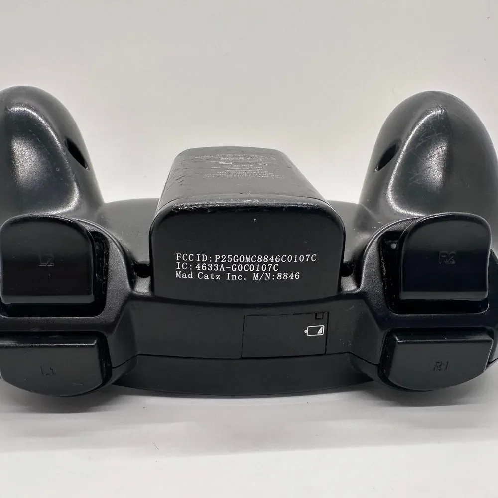 MadCatz Game Controller Wireless Pad Battery‎ PoweredBlack Dual Analog Sticks